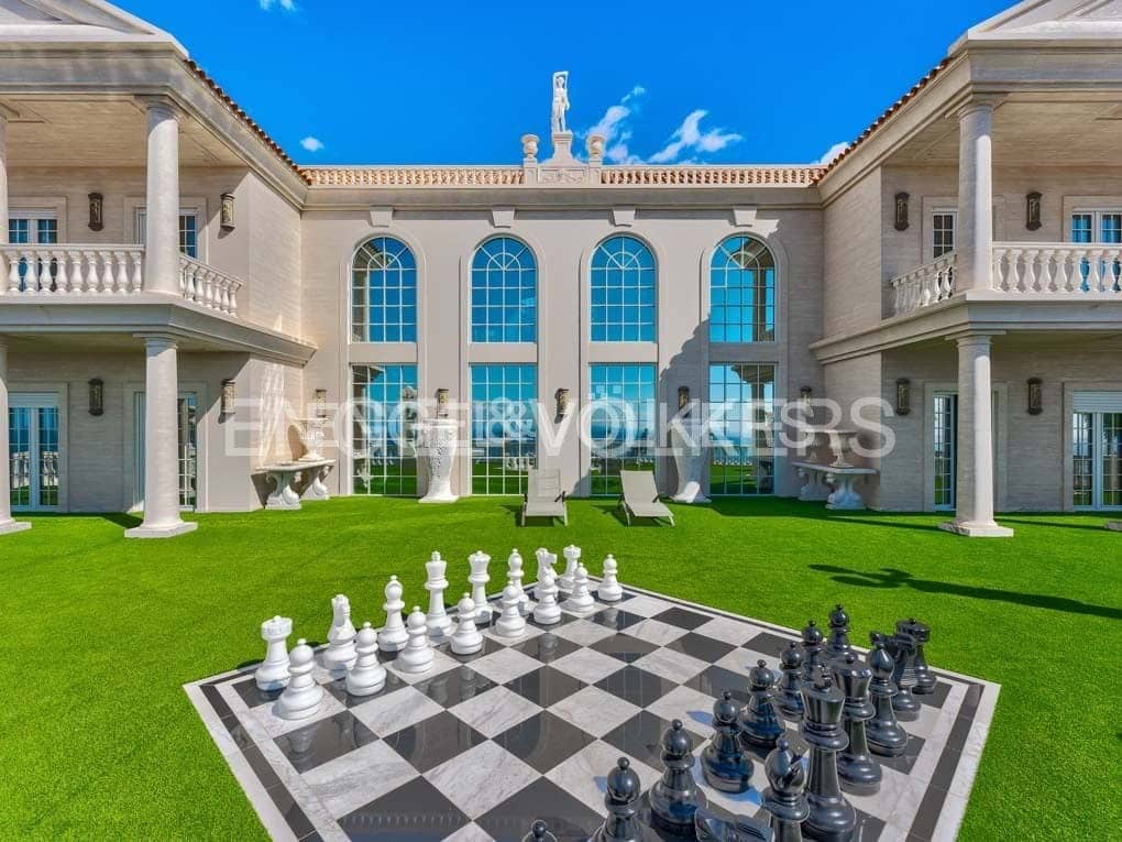 5 slaapkamer Villa te koop in San Eugenio met zwembad garage - € 7.500.000 (Ref: 8699280)