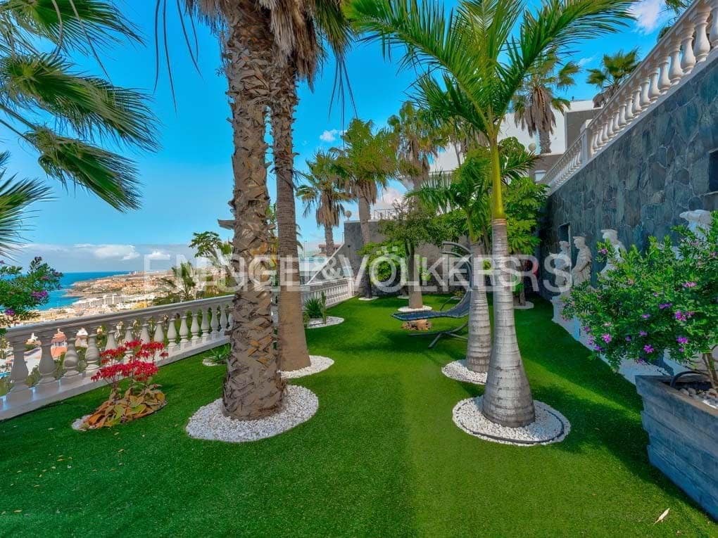 5 slaapkamer Villa te koop in San Eugenio met zwembad garage - € 7.500.000 (Ref: 8699280)