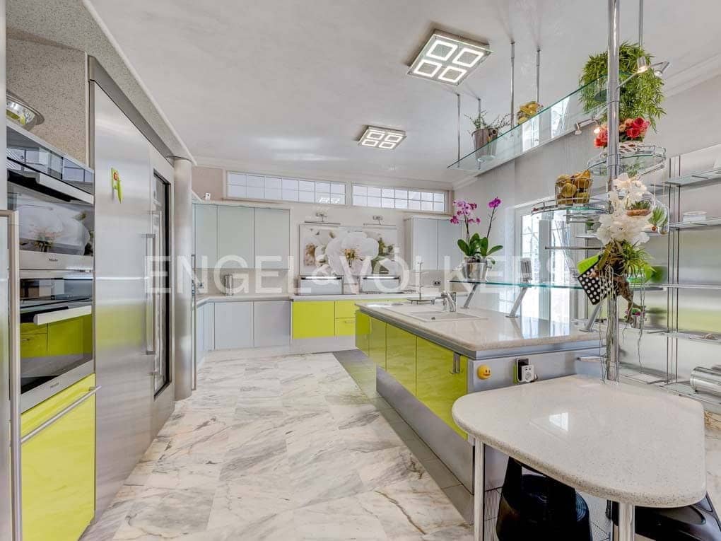 5 soveværelse Villa til salg i San Eugenio med swimmingpool garage - € 7.500.000 (Ref: 8699280)