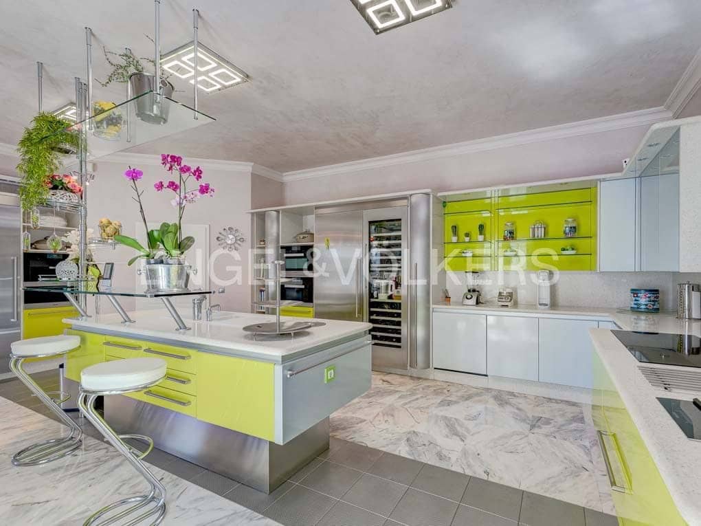 5 soveværelse Villa til salg i San Eugenio med swimmingpool garage - € 7.500.000 (Ref: 8699280)