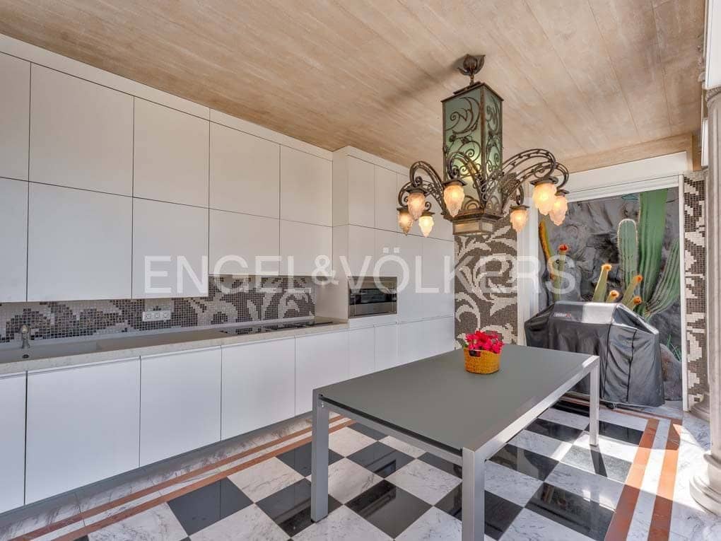 5 soveværelse Villa til salg i San Eugenio med swimmingpool garage - € 7.500.000 (Ref: 8699280)