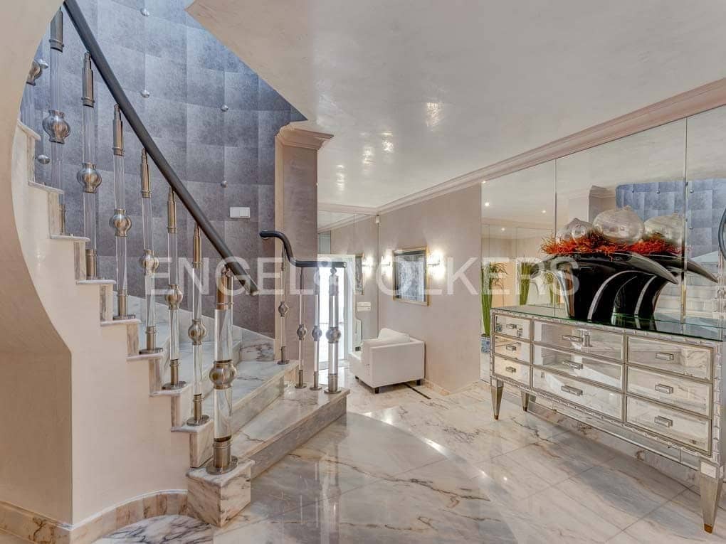 5 soveværelse Villa til salg i San Eugenio med swimmingpool garage - € 7.500.000 (Ref: 8699280)