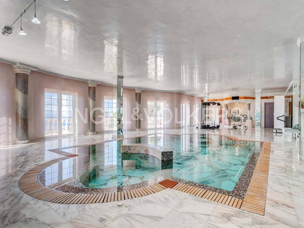5 soveværelse Villa til salg i San Eugenio med swimmingpool garage - € 7.500.000 (Ref: 8699280)