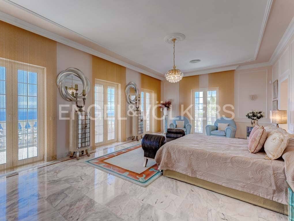 5 soveværelse Villa til salg i San Eugenio med swimmingpool garage - € 7.500.000 (Ref: 8699280)