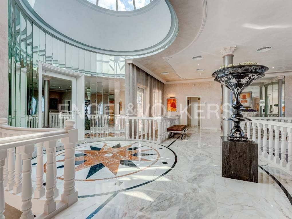 5 soveværelse Villa til salg i San Eugenio med swimmingpool garage - € 7.500.000 (Ref: 8699280)