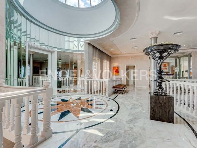 5 bedroom Villa for sale in San Eugenio, Adeje with pool garage - € 7,500,000 (Ref: 8699280)