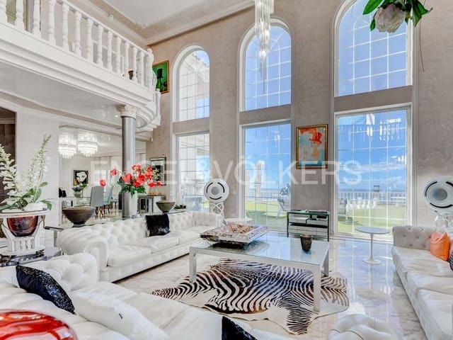 5 bedroom Villa for sale in San Eugenio, Adeje with pool garage - € 7,500,000 (Ref: 8699280)