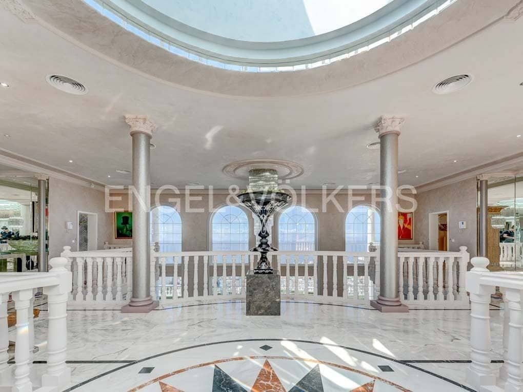 5 soveværelse Villa til salg i San Eugenio med swimmingpool garage - € 7.500.000 (Ref: 8699280)