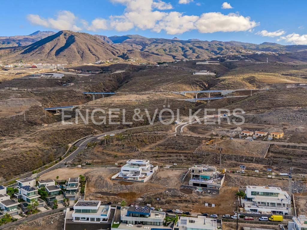Landgrundstück zu verkaufen in Guia de Isora - 1.295.000 € (Ref: 8703060)