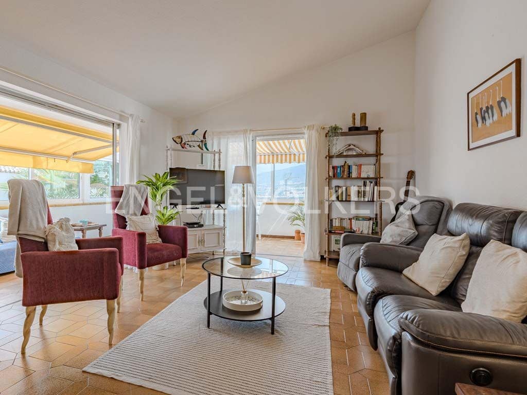 2 soveværelse Villa til salg i San Eugenio med garage - € 700.000 (Ref: 8765555)