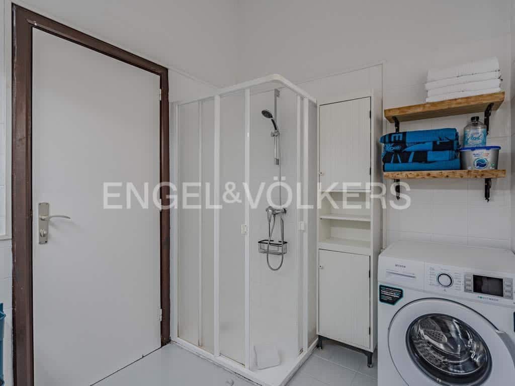 2 soveværelse Villa til salg i San Eugenio med garage - € 700.000 (Ref: 8765555)