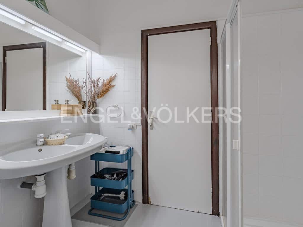 2 soveværelse Villa til salg i San Eugenio med garage - € 700.000 (Ref: 8765555)