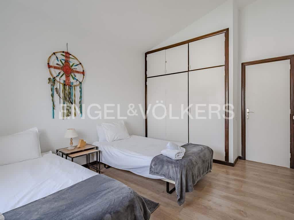 2 soveværelse Villa til salg i San Eugenio med garage - € 700.000 (Ref: 8765555)