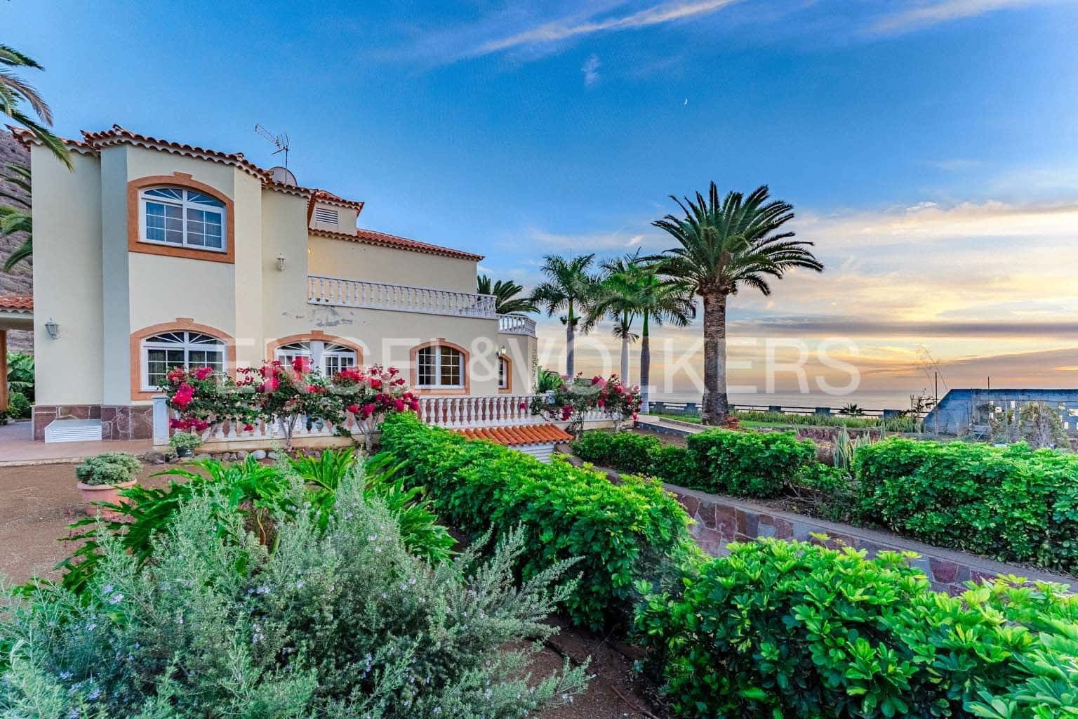 4 soveværelse Villa til salg i Los Gigantes med garage - € 1.400.000 (Ref: 8781944)