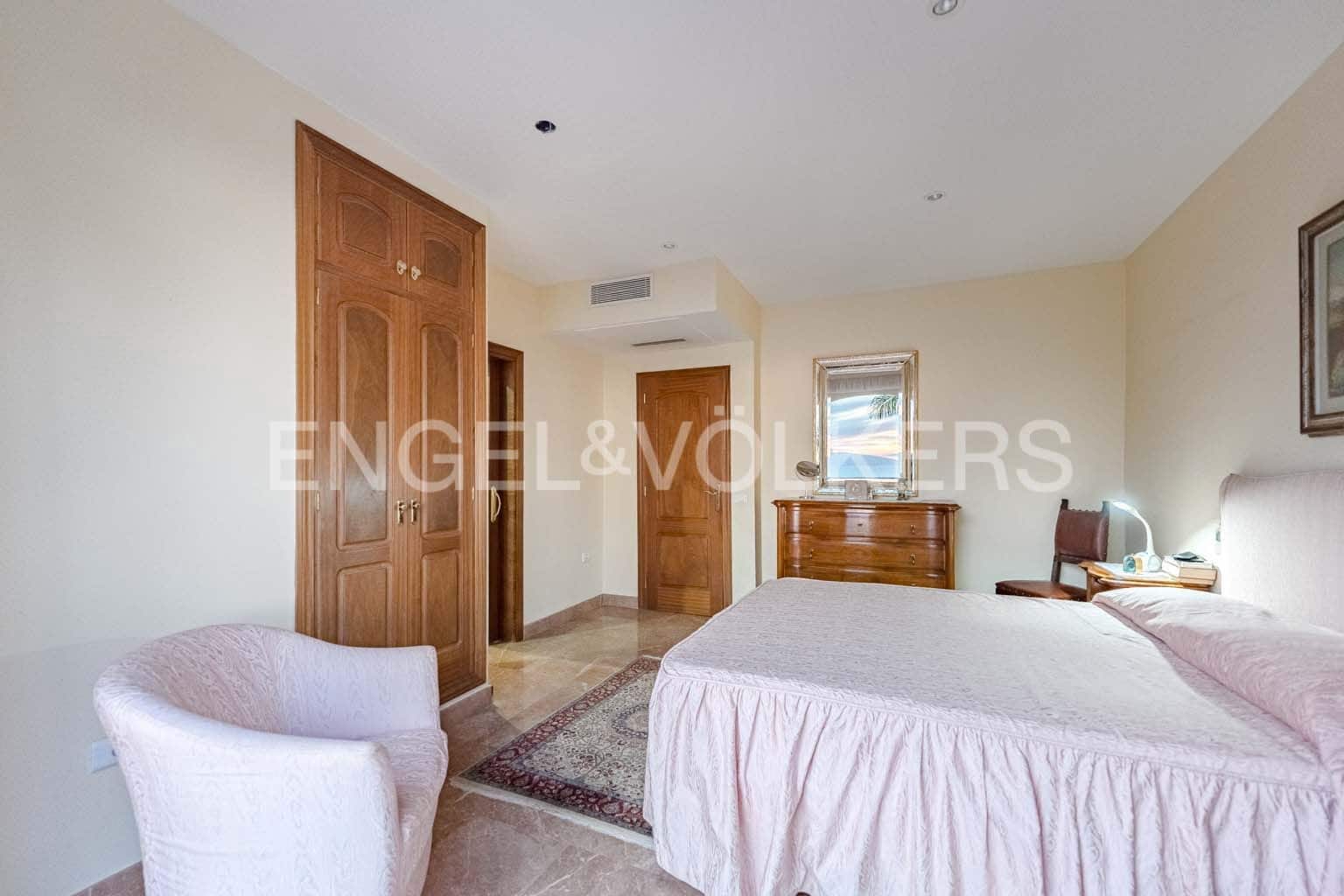 4 soveværelse Villa til salg i Los Gigantes med garage - € 1.400.000 (Ref: 8781944)