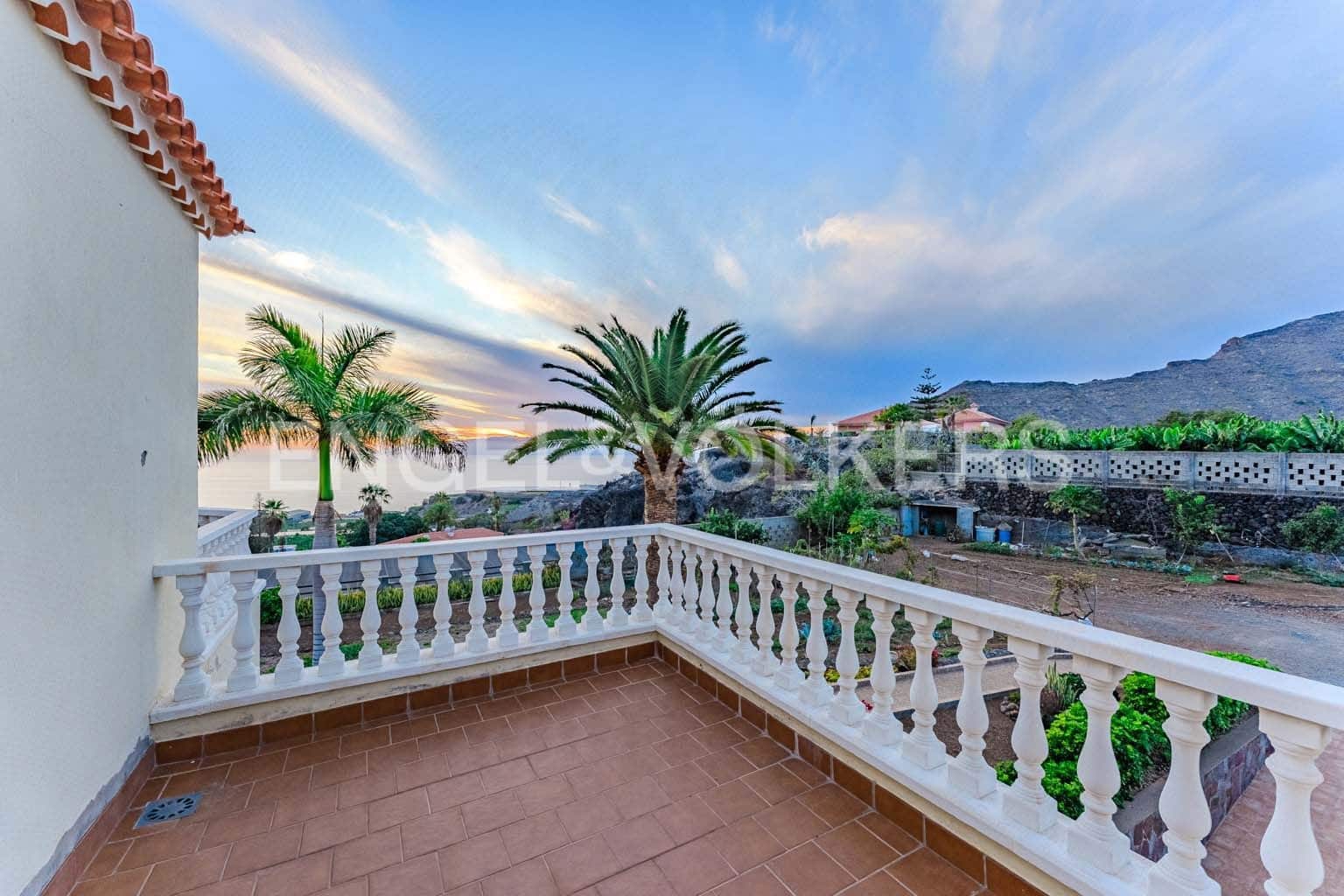 4 soveværelse Villa til salg i Los Gigantes med garage - € 1.400.000 (Ref: 8781944)