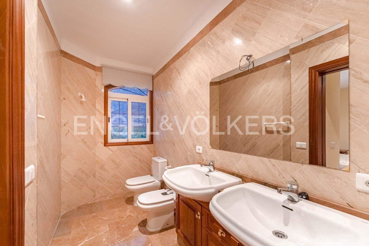 4 soveværelse Villa til salg i Los Gigantes med garage - € 1.400.000 (Ref: 8781944)