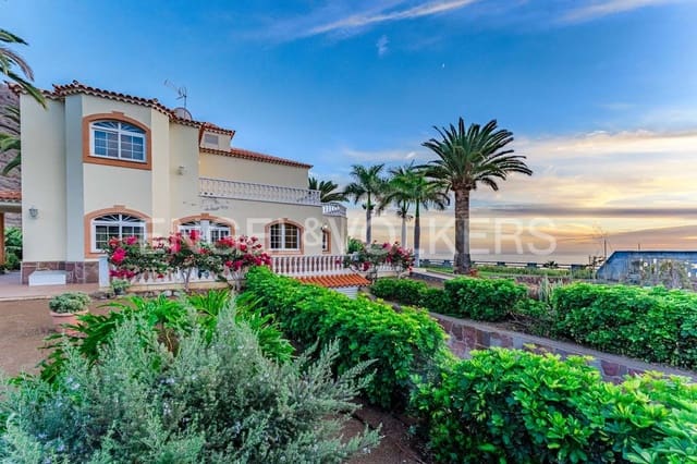 4 soveværelse Villa til salg i Los Gigantes, Santiago del Teide med garage - € 1.400.000 (Ref: 8781944)