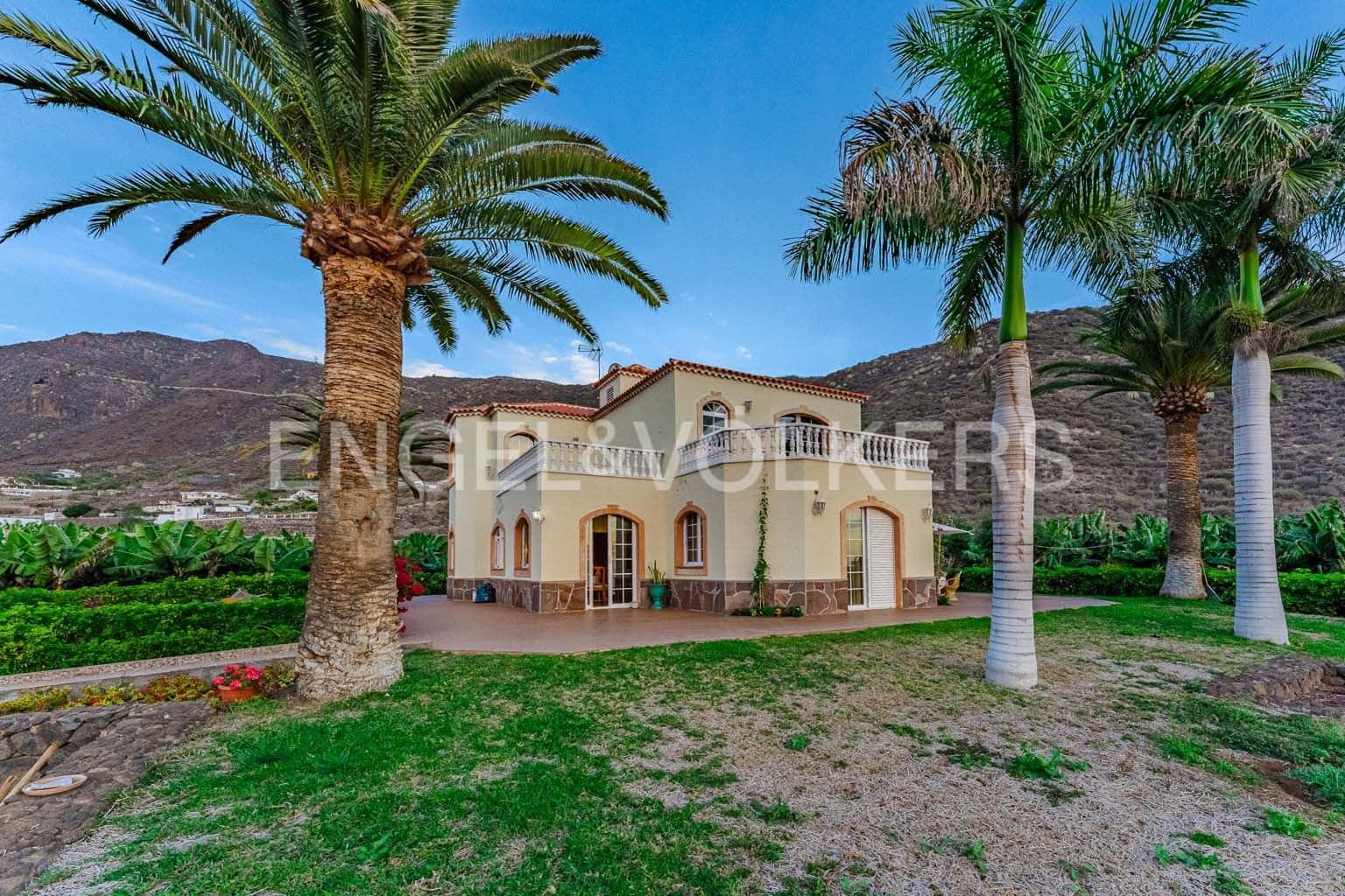 4 soveværelse Villa til salg i Los Gigantes med garage - € 1.400.000 (Ref: 8781944)