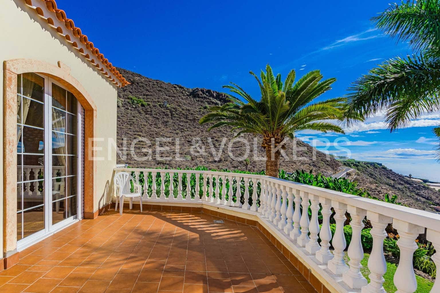 4 soveværelse Villa til salg i Los Gigantes med garage - € 1.400.000 (Ref: 8781944)