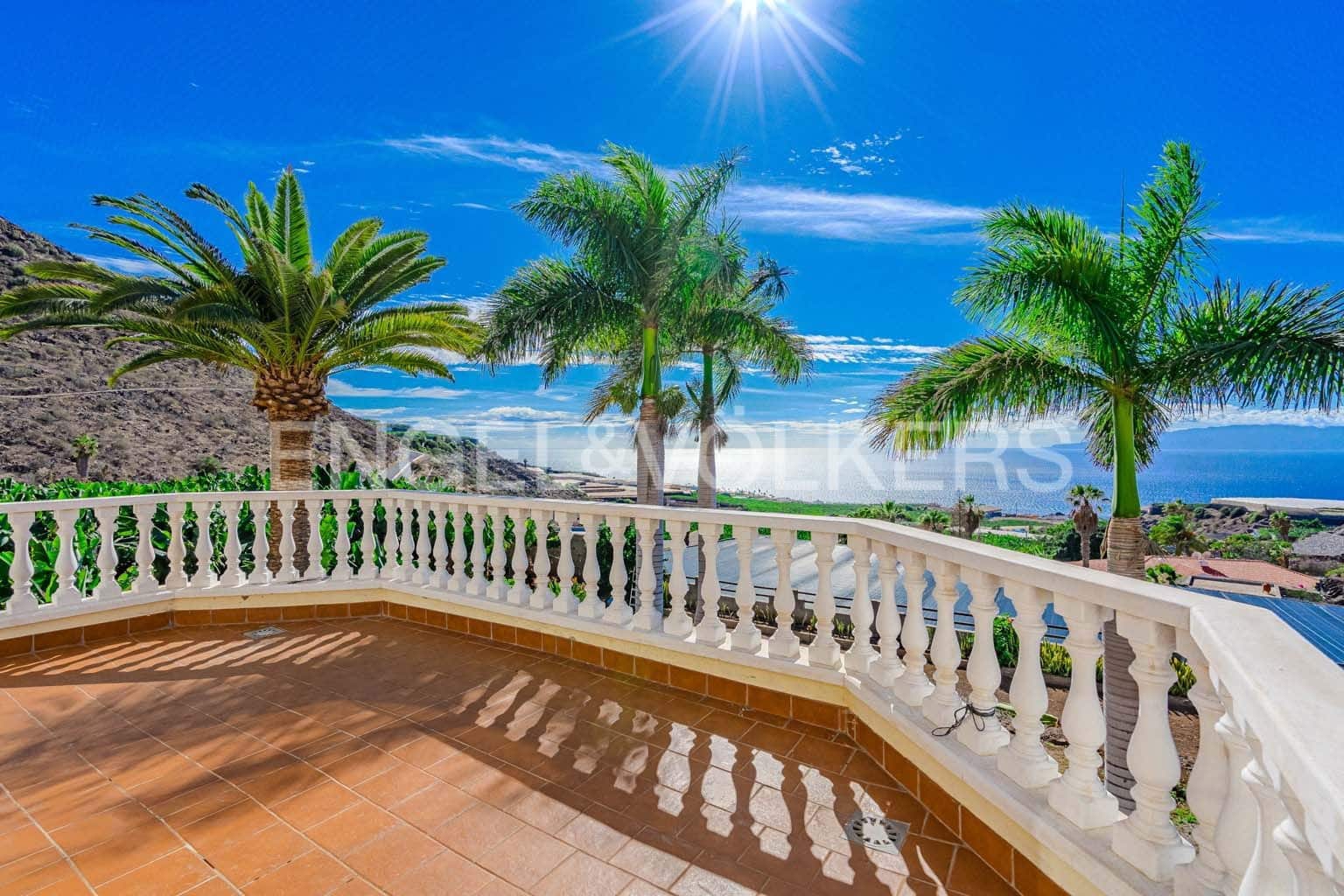 4 soveværelse Villa til salg i Los Gigantes med garage - € 1.400.000 (Ref: 8781944)