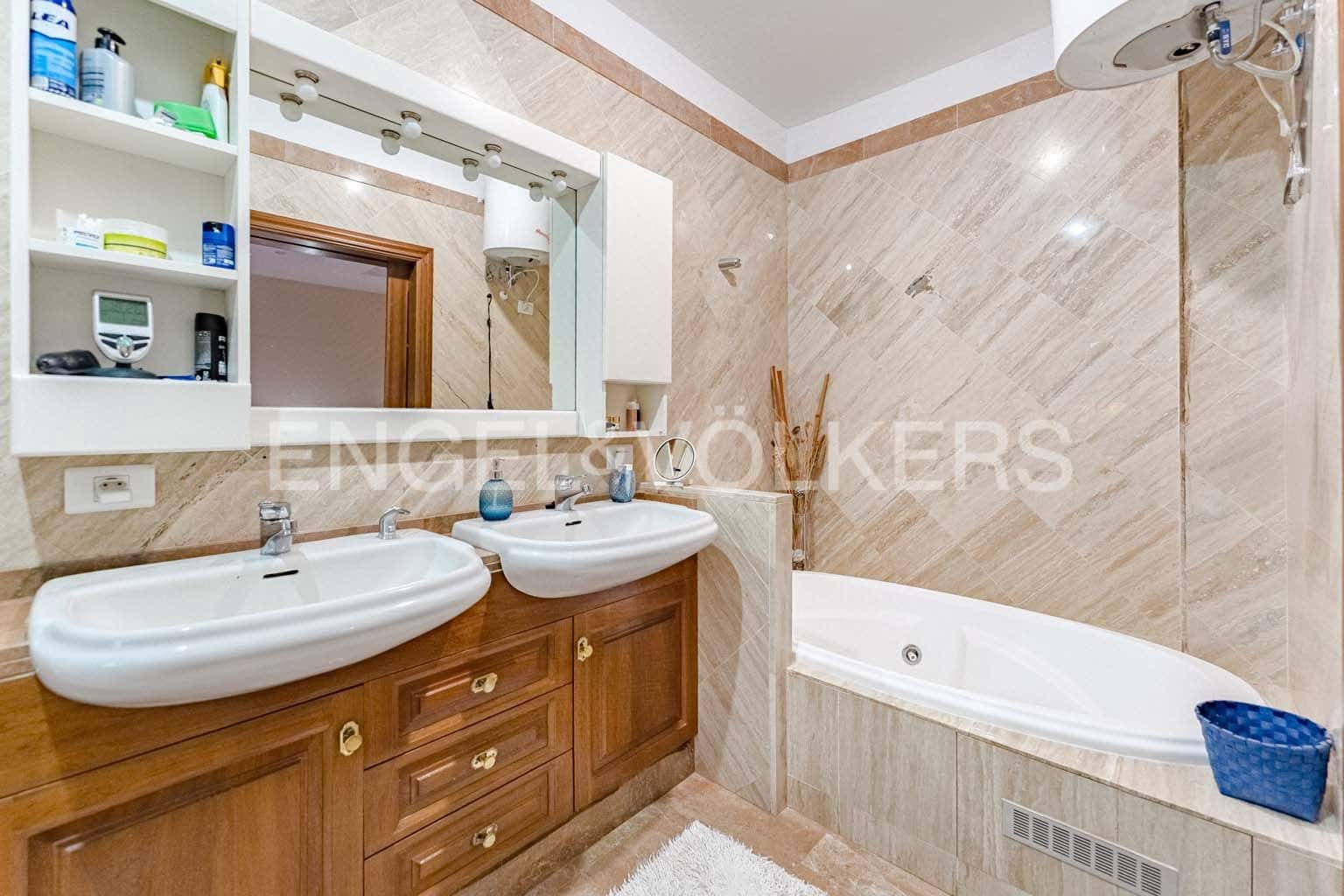 4 soveværelse Villa til salg i Los Gigantes med garage - € 1.400.000 (Ref: 8781944)