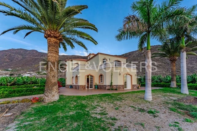 4 soveværelse Villa til salg i Los Gigantes, Santiago del Teide med garage - € 1.400.000 (Ref: 8781944)
