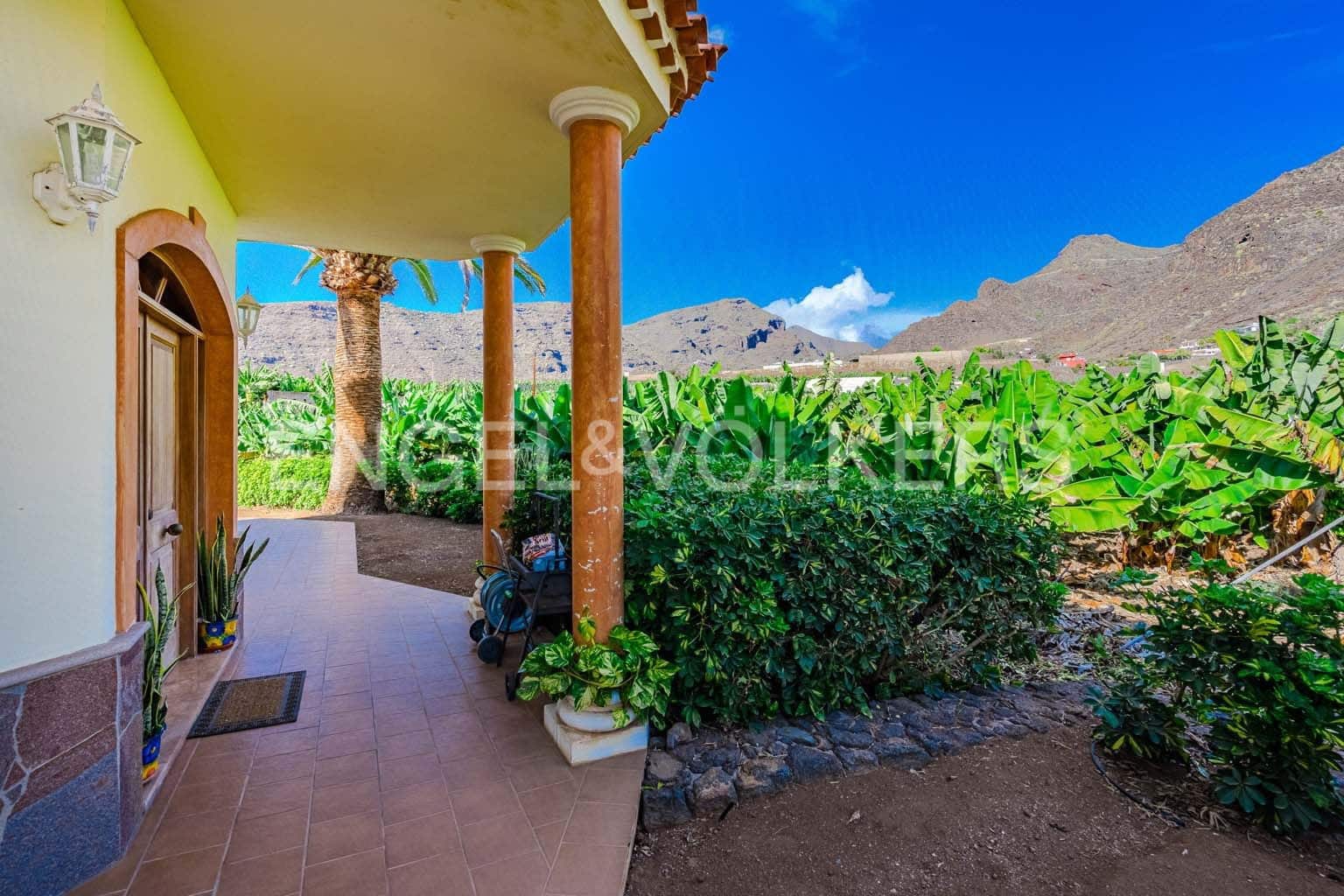 4 soveværelse Villa til salg i Los Gigantes med garage - € 1.400.000 (Ref: 8781944)