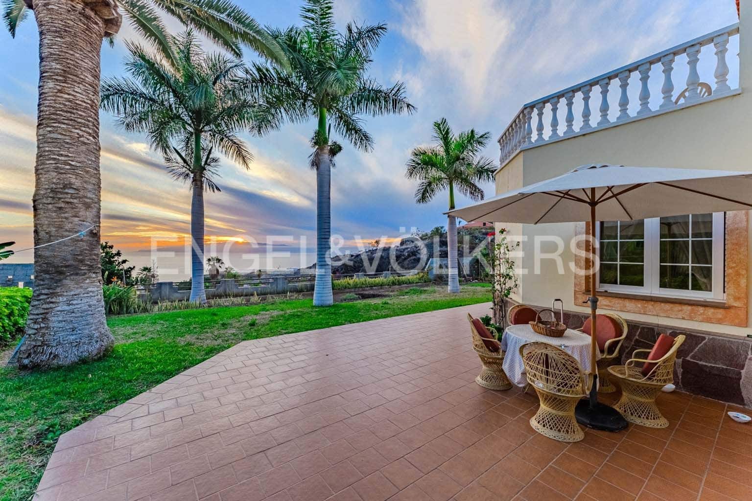 4 soveværelse Villa til salg i Los Gigantes med garage - € 1.400.000 (Ref: 8781944)