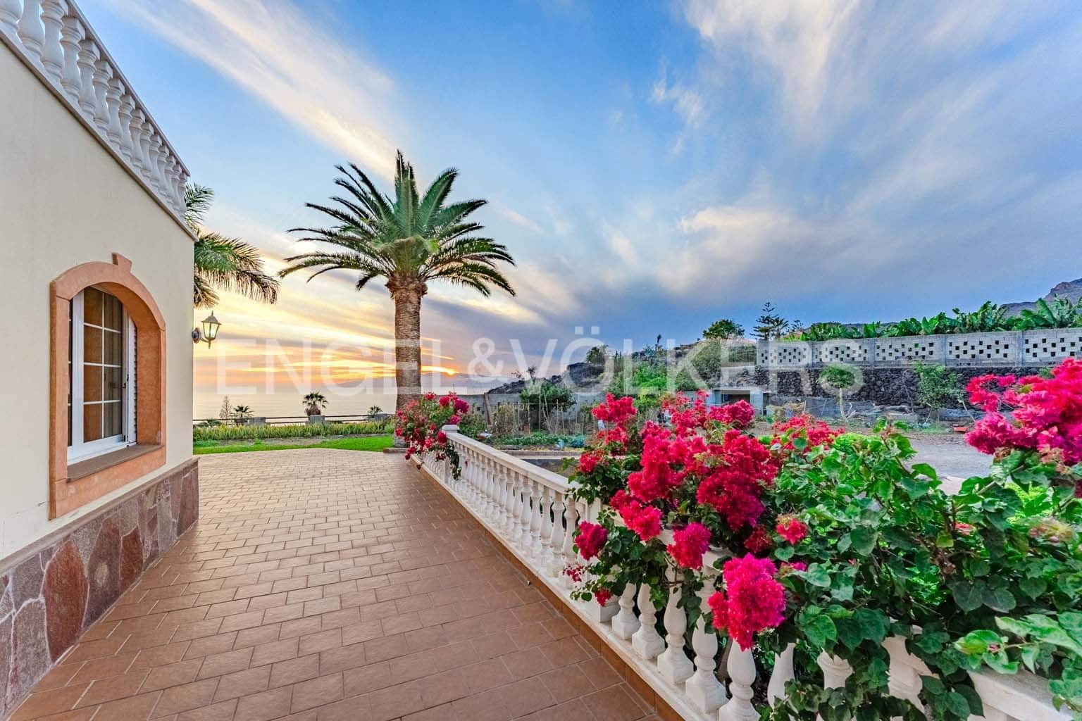 4 soveværelse Villa til salg i Los Gigantes med garage - € 1.400.000 (Ref: 8781944)