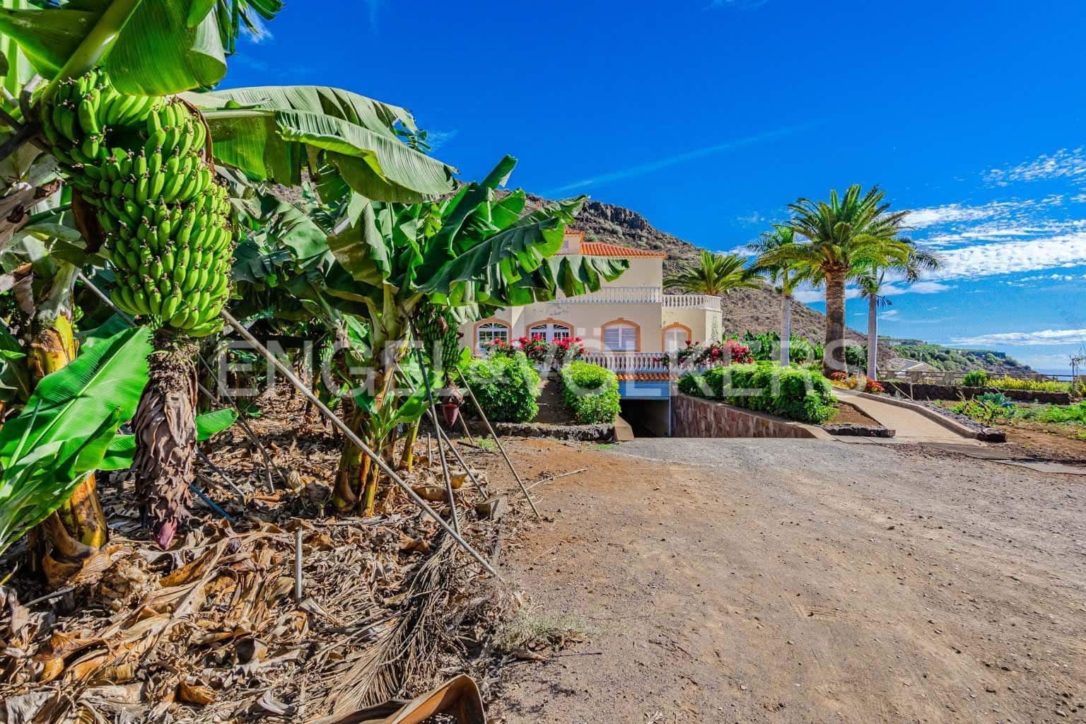 4 soveværelse Villa til salg i Los Gigantes med garage - € 1.400.000 (Ref: 8781944)