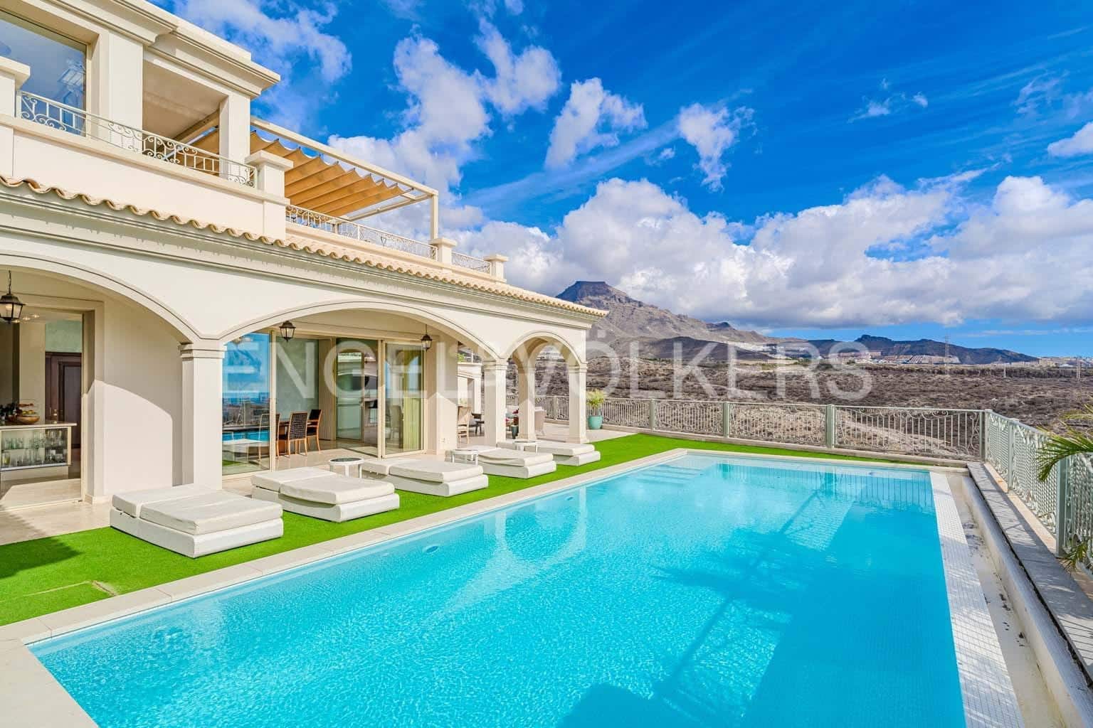 7 soveværelse Villa til salg i Costa Adeje med swimmingpool garage - € 5.950.000 (Ref: 8820541)