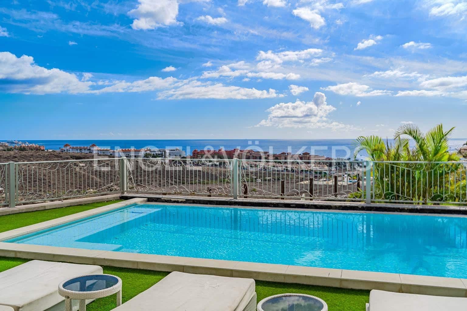 7 soveværelse Villa til salg i Costa Adeje med swimmingpool garage - € 5.950.000 (Ref: 8820541)