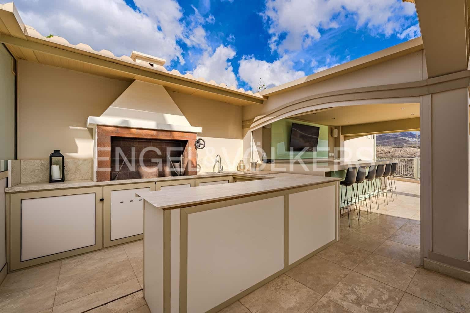 7 soveværelse Villa til salg i Costa Adeje med swimmingpool garage - € 5.950.000 (Ref: 8820541)