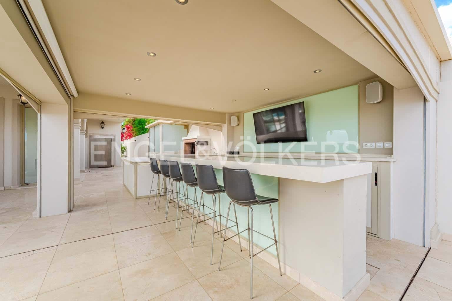 7 soveværelse Villa til salg i Costa Adeje med swimmingpool garage - € 5.950.000 (Ref: 8820541)