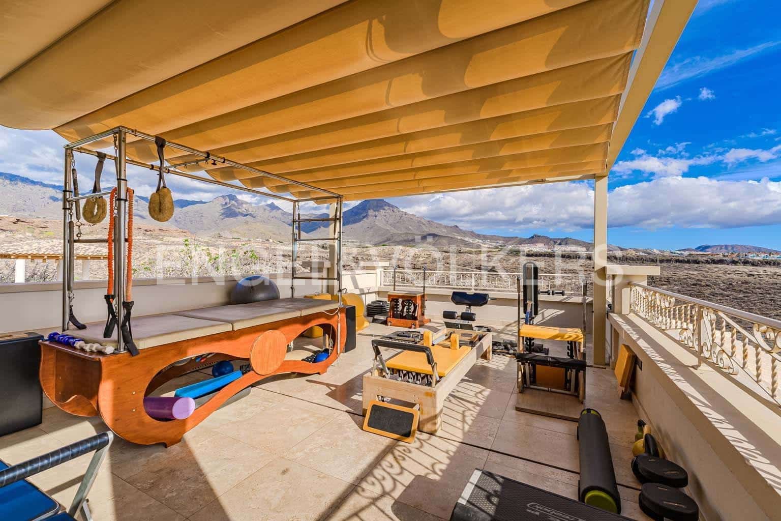 7 soveværelse Villa til salg i Costa Adeje med swimmingpool garage - € 5.950.000 (Ref: 8820541)