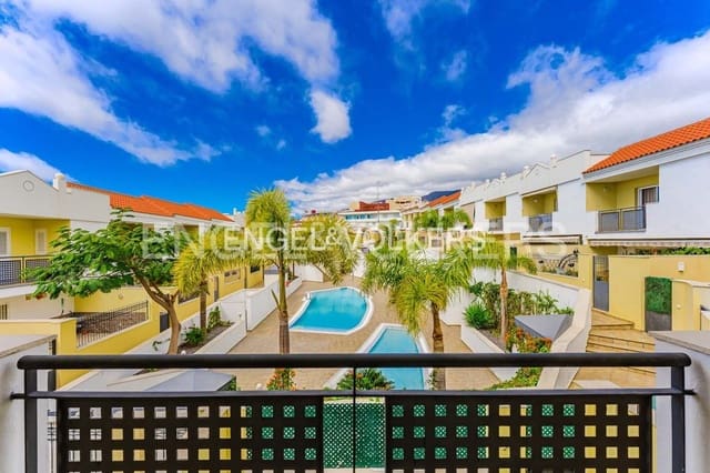 3 soveværelse Villa til salg i El Madroñal, Adeje med swimmingpool garage - € 650.000 (Ref: 8873324)