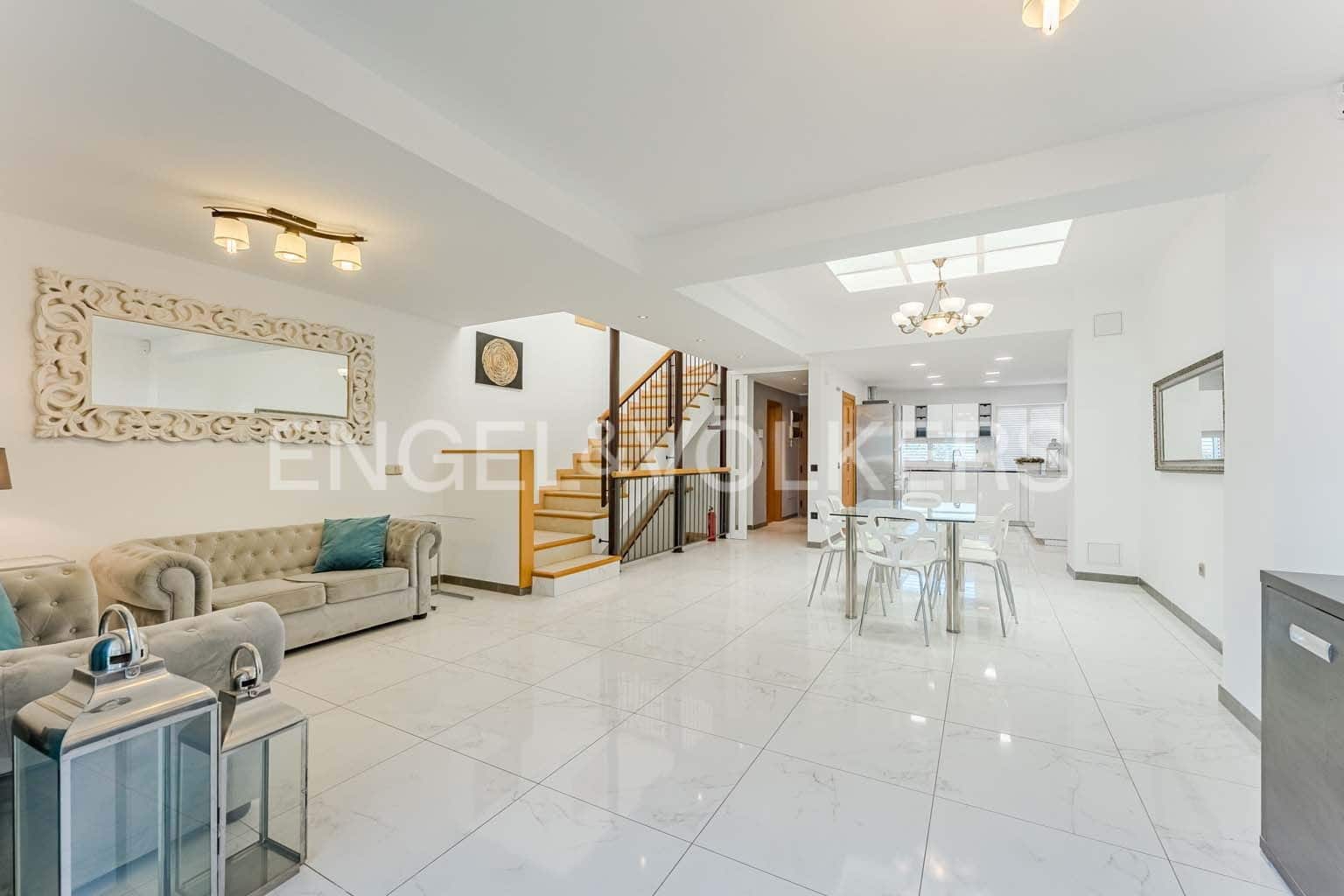 3 soverom Villa til salgs i El Madronal med svømmebasseng garasje - € 650 000 (Ref: 8873324)