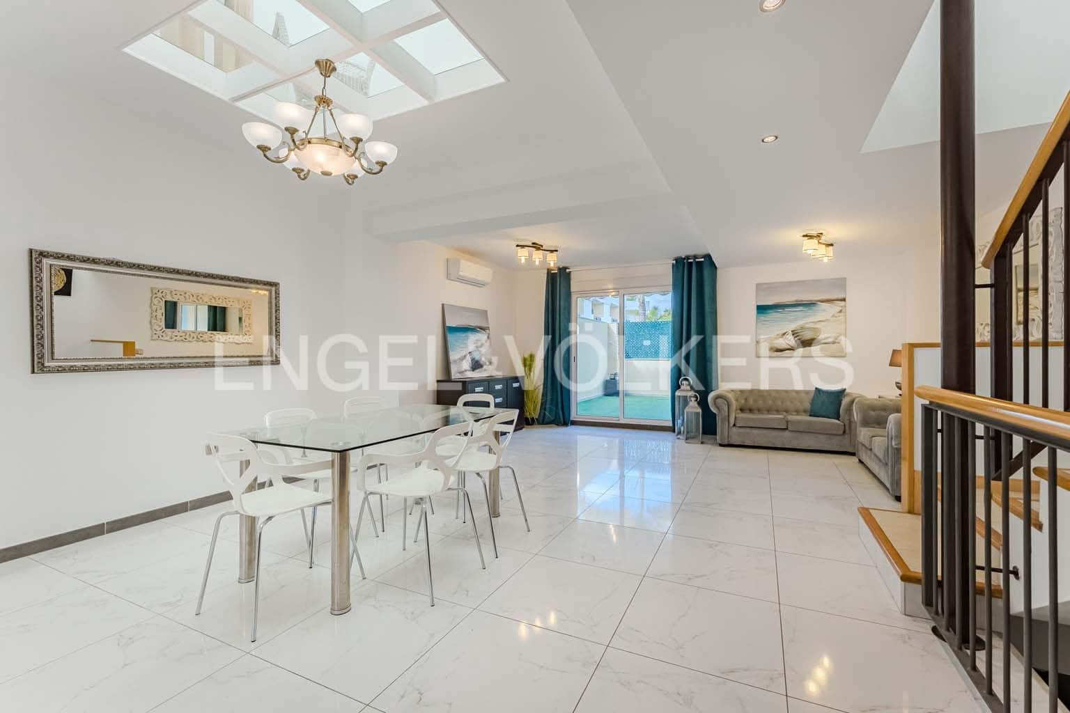 3 soverom Villa til salgs i El Madronal med svømmebasseng garasje - € 650 000 (Ref: 8873324)