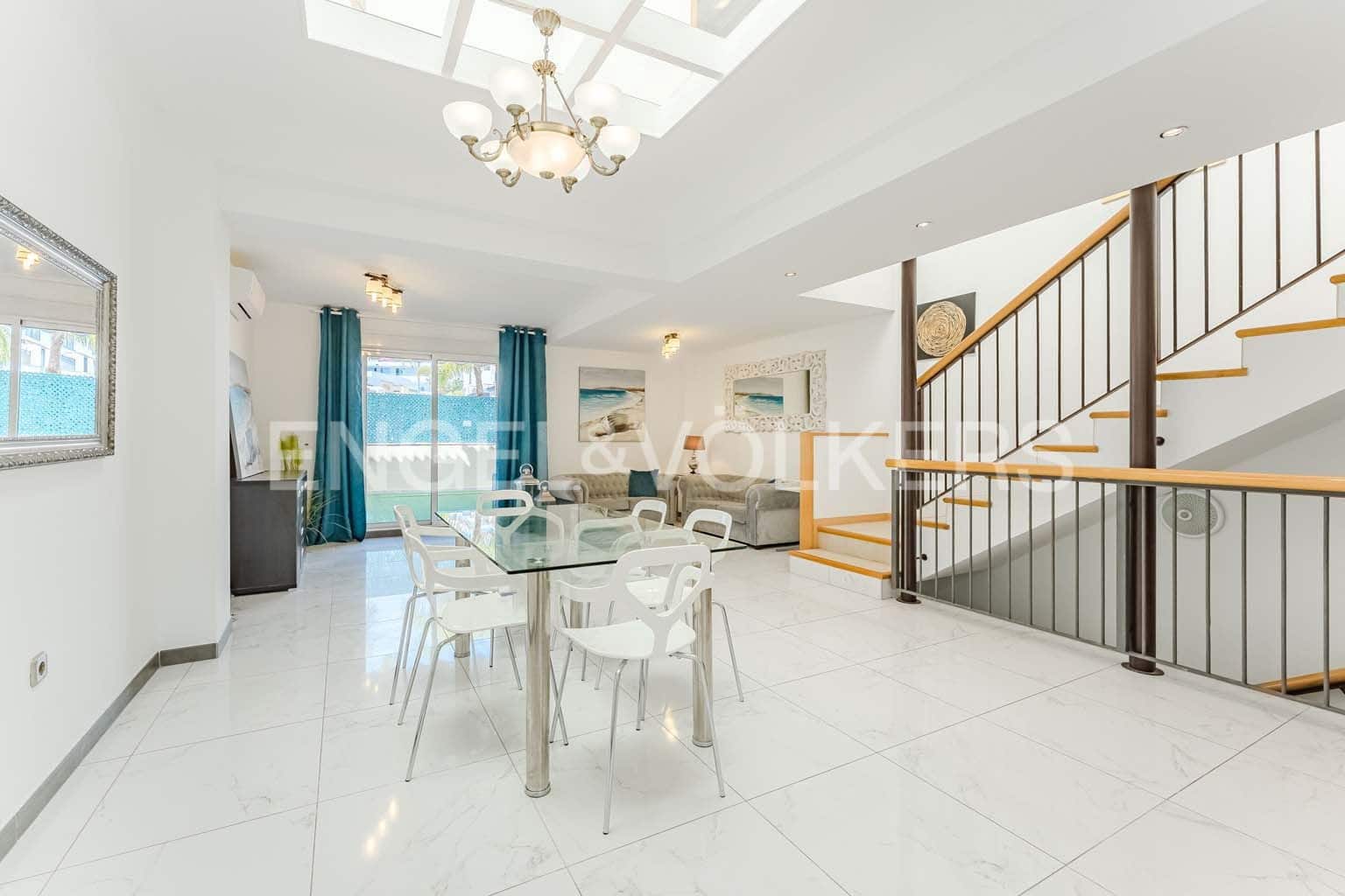 3 soverom Villa til salgs i El Madronal med svømmebasseng garasje - € 650 000 (Ref: 8873324)