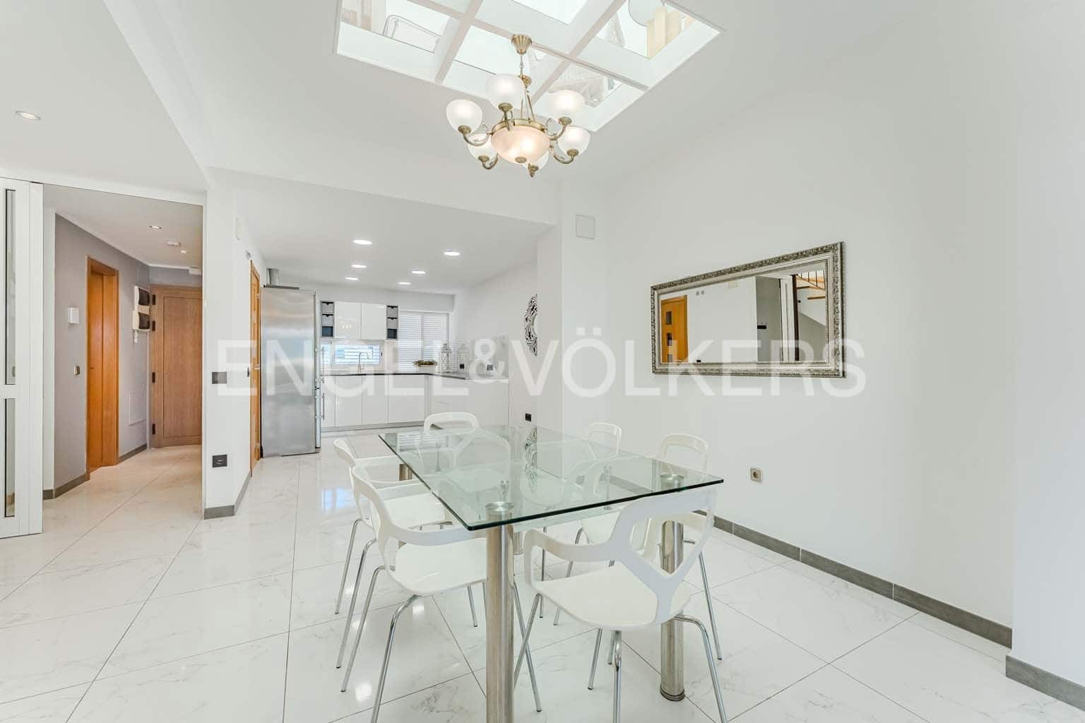 3 soverom Villa til salgs i El Madronal med svømmebasseng garasje - € 650 000 (Ref: 8873324)