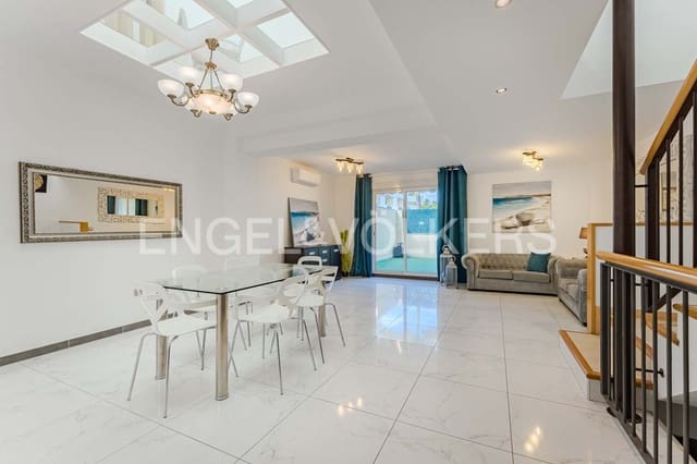 3 soverom Villa til salgs i El Madroñal, Adeje med svømmebasseng garasje - € 650 000 (Ref: 8873324)