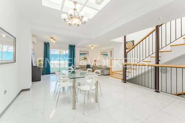 3 soverom Villa til salgs i El Madroñal, Adeje med svømmebasseng garasje - € 650 000 (Ref: 8873324)