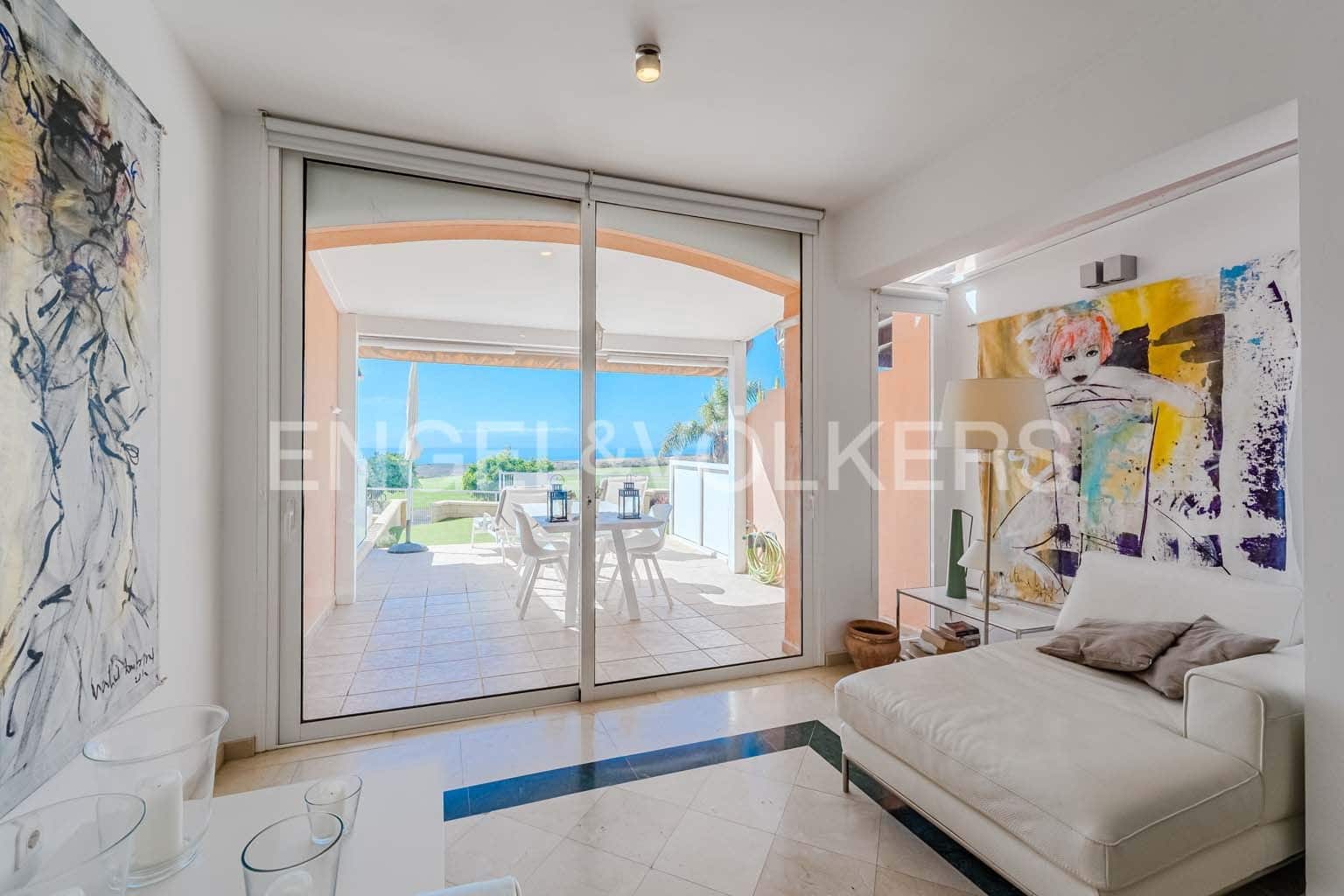 2 bedroom Villa for sale in Costa Adeje with pool - € 595,000 (Ref: 8873325)
