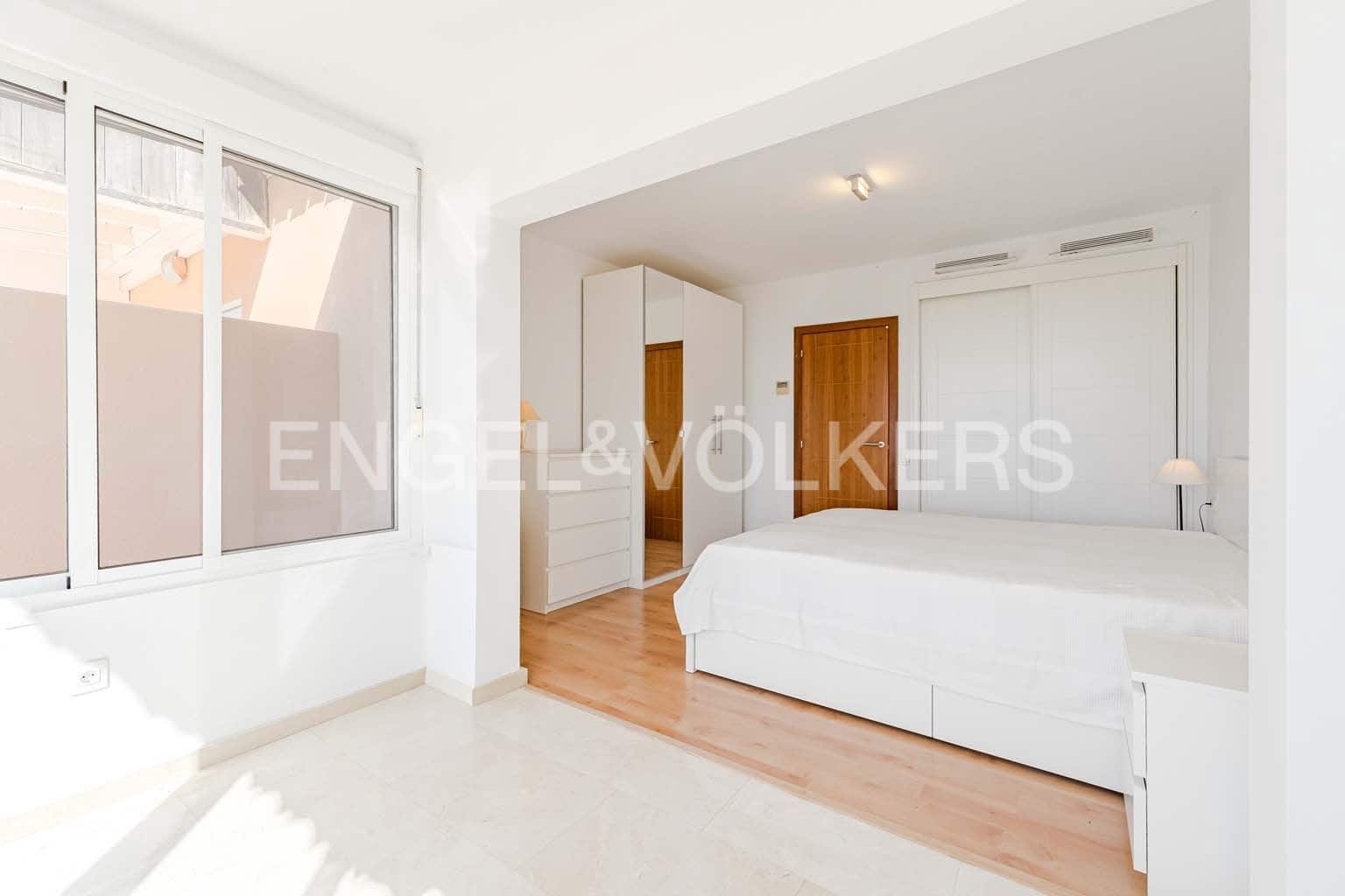 2 bedroom Villa for sale in Costa Adeje with pool - € 595,000 (Ref: 8873325)