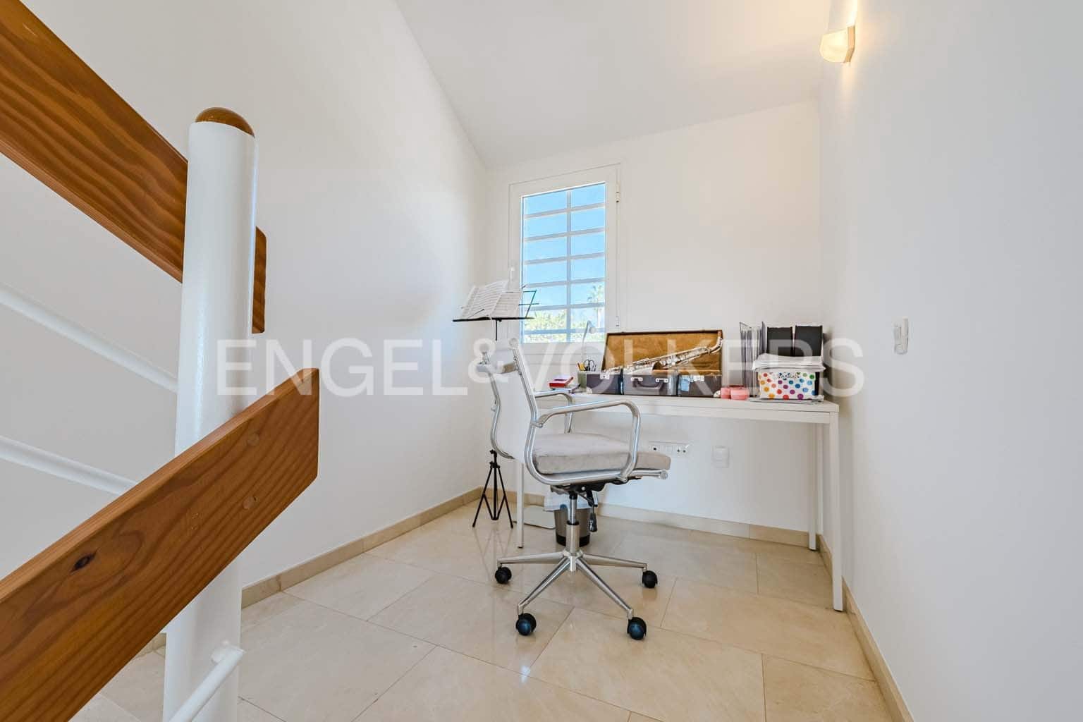 2 bedroom Villa for sale in Costa Adeje with pool - € 595,000 (Ref: 8873325)