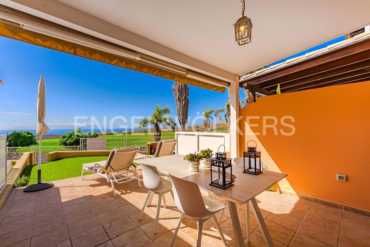 2 bedroom Villa for sale in Costa Adeje with pool - € 595,000 (Ref: 8873325)