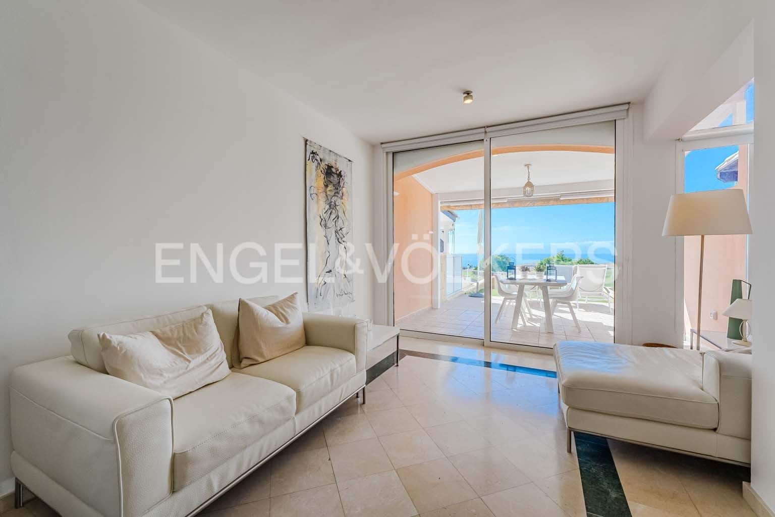 2 bedroom Villa for sale in Costa Adeje with pool - € 595,000 (Ref: 8873325)