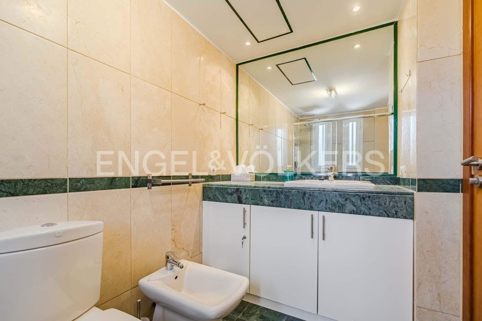 2 bedroom Villa for sale in Costa Adeje with pool - € 595,000 (Ref: 8873325)