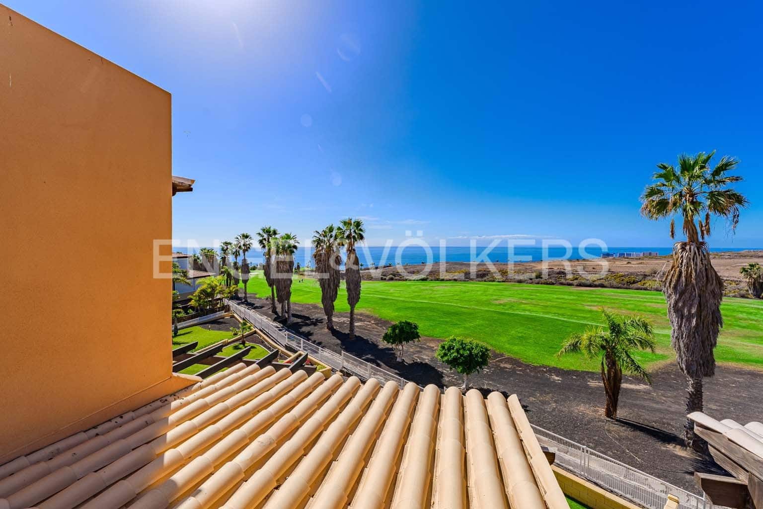 2 bedroom Villa for sale in Costa Adeje with pool - € 595,000 (Ref: 8873325)